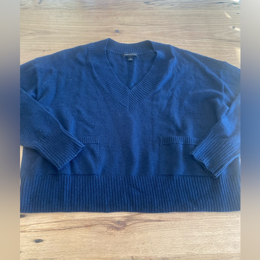Banana Republic V Neck Overaized‎ Cropped Navy Blue Sweater Women’s L Preloved